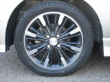 タイヤサイズは165/55R15となります。