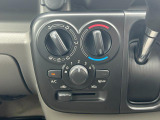 気温に合わせて直感的に操作することで、車内をいつでも快適に保てます。