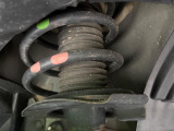 お車を安心してお乗りいただく為には、足回りの定期点検が欠かせません。サービスサポート(有償保証)では無料点検もご提供しており、安心のカーライフをお過ごしいただけるサポート体制が整っています。
