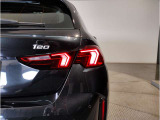 BMWの伝統の丸目4灯ヘッドライトでございます。LEDライトで視認性もよく明るく安全性の向上につながります。