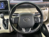 【純正革巻きステアリング】上質な革を使用することで、手にしっかり馴染みとても運転しやすいハンドルです♪