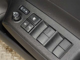 電動格納式ドアミラー・パワーウインドウを装備しています。