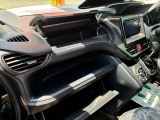 グローブボックスです!車内の収納力もある車です!