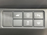 【パワーバックドア】スマートキーや運転席のボタンを押すだけでリアゲートが自動で開閉します!荷物を持っている時や、高い位置にあるバックドアを閉める際に便利な機能です♪