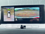 空の上から見下ろすような視点で駐車が出来る「アラウンドビューモニター」が表示されますので、駐車が苦手な方にも心強い味方になってくれるはずです♪