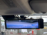 【デジタルインナーミラー】後席の大きな荷物や同乗者で後方が確認しづらい時でも安心!カメラが撮影した車両後方の映像をルームミラー内に表示。クリアな視界で状況の確認が可能です!