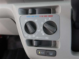 トヨタファイナンスのクレジットにてお車購入の際に加入できる保険です。お車に関する相談窓口を1つにできて便利になります。