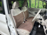 運転席シート廻りは使用感も少なく、良好な状態となっています。丁寧に使われていたことがよくわかりますね。