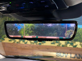 【デジタルインナーミラー】後席の大きな荷物や同乗者で後方が確認しづらい時でも安心!カメラが撮影した車両後方の映像をルームミラー内に表示。クリアな視界で状況の確認が可能です!