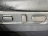 【パワーシート】スイッチ一つで簡単にシートの微調整が可能!電動だから力もいりません!快適なシートポジションにセットして、快適なドライブをお楽しみください。