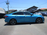 新車登録から5年目まで、最長4年間の走行距離無制限保証をご用意。ご購入後も安心が長く続きます。
