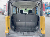 普段のお買い物や通勤、送迎等に十分な荷室スペースを確保しております。セカンドシートを倒すと、大きな荷物の積載も可能です♪
