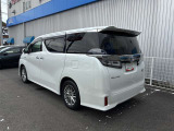 ハイブリッドなので静かで省燃費