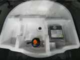 最近はパンク修理キットが標準ですね。タイヤの無い分軽量化と収納スペース確保できますね。