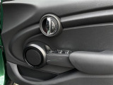 ◆LIBERALAは、輸入車選びの新たなスタイルを提案するインポート・セレクト・ブランドです。オーナー様となる方がクルマから直接感じる感性を第一にした、最良の一台との出会いをコーディネートいたします。