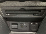CD DVDプレーヤースロット部