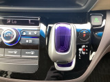 軽快な操作感が気持ちいいハイブリッド専用セレクトレバー