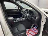 運転者にとっては日々使用することとなる運転席です。運転席が快適だと運転に集中することができますね。
