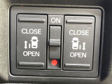【両側パワースライドドア】スマートキーや運転席のスイッチで後席両側スライドドアの開閉が可能♪電動だから力を入れてドアを開ける必要が無く、小さなお子様でも簡単に開け閉めでき快適です♪
