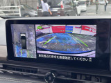 車を真上から見ているように、周囲の状況を把握しながら安心して駐車が行えるアラウンドビューモニター装備!
