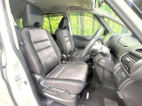 運転席シート廻りは使用感も少なく、良好な状態となっています。丁寧に使われていたことがよくわかりますね。