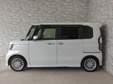 オプションになりますが、ボディーコーティングもご用意しております。新車の輝きに近づき、洗車などのお手入れも楽になりますよ。
