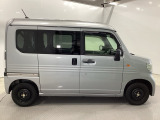 スライドドアなら狭い駐車場でもドアをぶつける心配がありません。ステップが低く乗り降りもしやすいです。