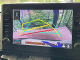 【バックカメラ】駐車時に後方がリアルタイム映像で確認できます。大型商業施設や立体駐車場での駐車時や、夜間のバック時に大活躍!運転スキルに関わらず、今や必須となった装備のひとつです!