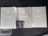 キーを携帯していればリクエストスイッチを押すだけでドアの開錠・施錠が可能です。しかもキーを差し込むことなくエンジンの始動・停止も可能です。取扱説明書・メンテナンスノートが揃っていますので安心です。