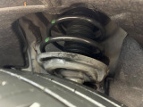 お車を安心してお乗りいただく為には、足回りの定期点検が欠かせません。サービスサポート(有償保証)では無料点検もご提供しており、安心のカーライフをお過ごしいただけるサポート体制が整っています。