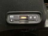 ハンドルの左下にETCがついています。高速道路の料金所の通過も楽々です!。 カードの取り出しもしやすい場所についています。
