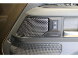 名門「MERIDIAN」のサウンドシステムを搭載しており、車内を臨場感あふれる美しい音響で優しく満たしてくれます。お気に入りの音楽とともに、心地よくて贅沢な移動時間をスマートに楽しめます。