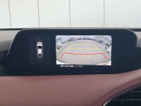 後方モニター表示でバック時の障害物もしっかり見えます!