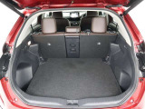 ラゲージスペースだって広々です!車種によっては床下収納やシートの折り畳み、またシートを動かして更にお荷物積めちゃいます♪