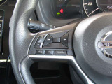 ステアリングスイッチ付きです。運転に集中できます。