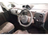 運転席周りは遊びにも通勤にも普段のお買い物にもピッタリ。日々のドライブに居心地のよいレイアウトです。