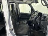 運転席広々