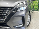 【LEDヘッドライト】悪天候や夜間走行時も良好な視界を確保し安心して運転できる高輝度LEDヘッドライトを装備!点灯速度が早く、消費電力も抑えられています。