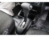 従来のATに比べ変速ショックの少ないCVT。シフトの操作はAT車と同じです。