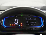 昼間でも夜間でも、くっきり見やすい、高質感メーターです。