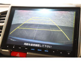 バックカメラが装備されており、後方の安全確認はもちろんのこと狭い場所での駐車や雨の日・夜間など視界の悪いコンディションでのストレスの軽減にもなります!