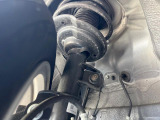 お車を安心してお乗りいただく為には、足回りの定期点検が欠かせません。サービスサポート(有償保証)では無料点検もご提供しており、安心のカーライフをお過ごしいただけるサポート体制が整っています。