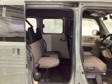 乗車人数や荷物の量、車内での過ごし方に合わせて、シートのレイアウトを変更できます。