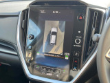 【マルチテレインモニター】車のフロントやサイドのカメラ画像を同時にモニター表示することで、悪路や狭い道を走行時でも周囲の状況確認ができ安心!本格SUVにうれしい装備です♪