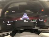 メーターパネル内に高解像度の12.3インチ液晶ディスプレイを配置し、メーター、DIS(ドライバーインフォメーションシステム)、地図表示などの機能を統合するテクノロジーです。
