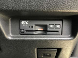 ETCが装着されています。再セットアップ後高速道路の料金所をノンストップで通過できて大変便利です。
