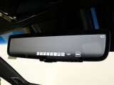 デジタルインナーミラー付きです。ヘッドレストや荷物などで視界を遮られずに、円滑な後方確認をサポートします。