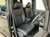 【運転席・助手席】内装ルームクリーニング済みです。しっかり綺麗にしていますので、是非、お確かめください。車に自信があるからこそ、是非一度ご来店頂き内外装も見てもらえると幸いです。