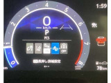 走行中に前方の車両などを認識し、衝突しそうな時は警報とブレーキで衝突回避と被害軽減をアシストしてくれます♪