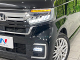 【LEDヘッドライト】悪天候や夜間走行時も良好な視界を確保し安心して運転できる高輝度LEDヘッドライトを装備!点灯速度が早く、消費電力も抑えられています。